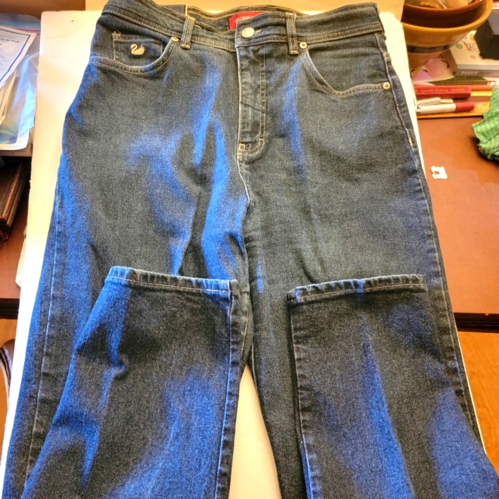 Gloria Vanderbilt straight leg jeans